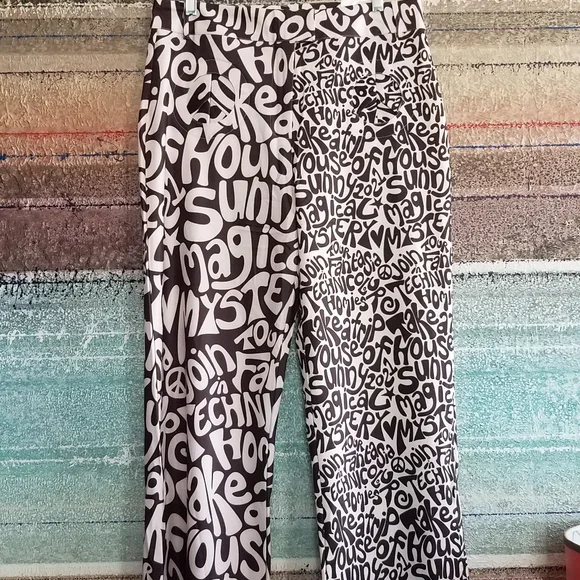 'Lisa Says Gah'    Size 6 tts. NEW WITH TAGS  Lyric Print  Beatles  70's Peace - Picture 5 of 15